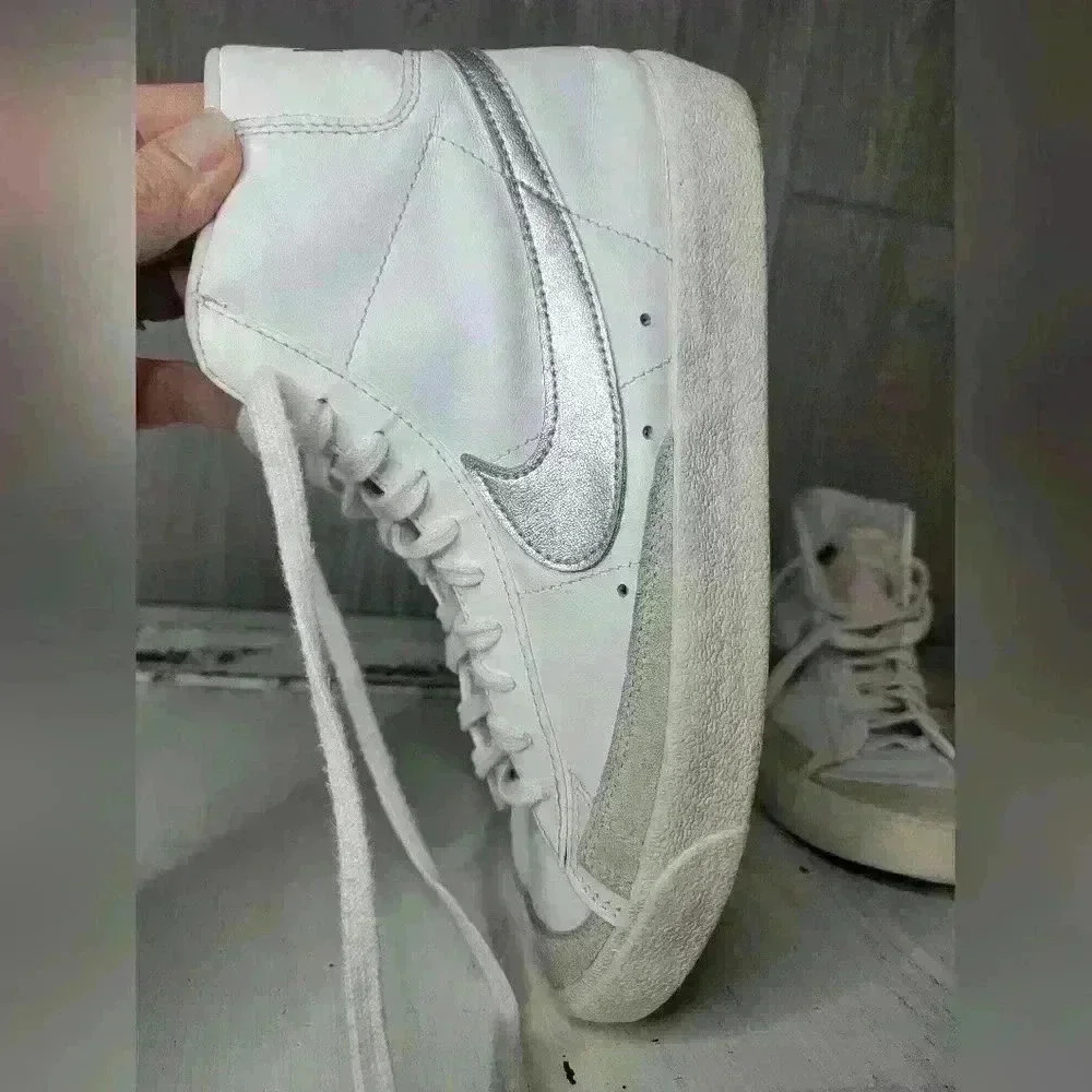 Nike Womens Blazer Mid '77 Sneakers Sz 10 Shoes CZ1055-112 White Silver Swoosh. - Picture 14 of 16